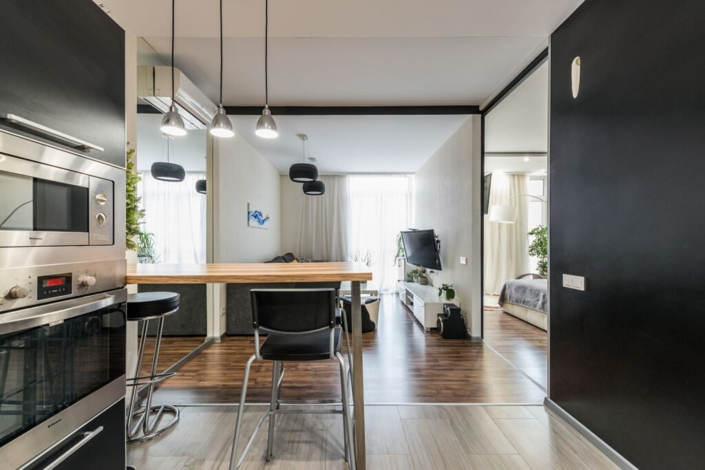 Vastu Consultant in Mumbai: Kitchen in a compact Mumbai flat